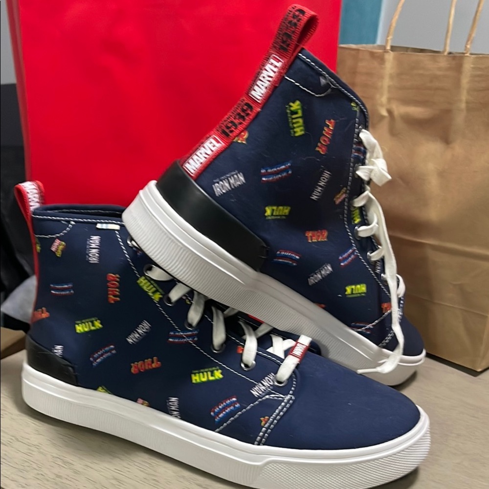 Marvel Men High-Top Sneakers - Navy